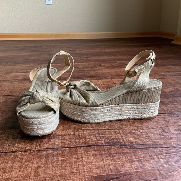 Michael Kors textured gold opentoe platform sandal - Picture 1 of 8